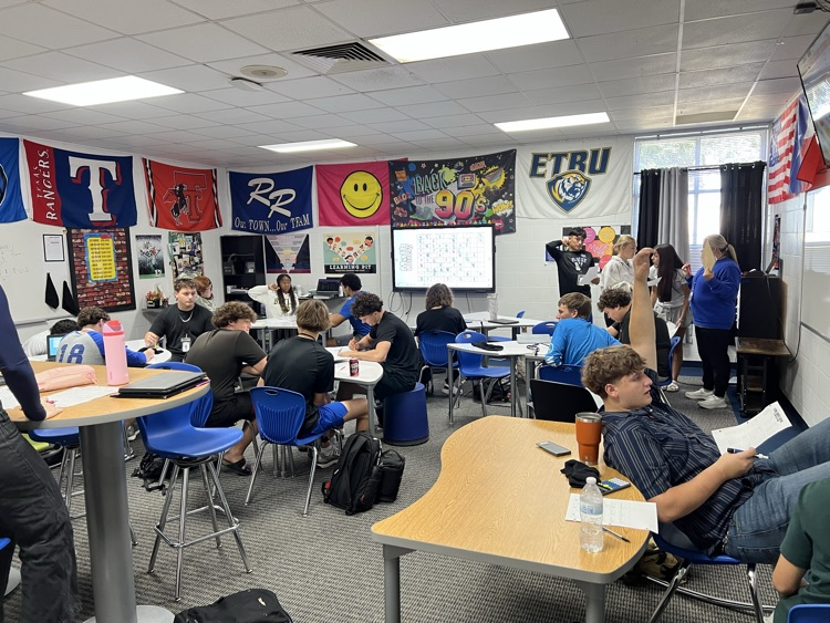 Mrs. Lewis’s algebra 2 students are solving Taco Bell problems to win donuts!