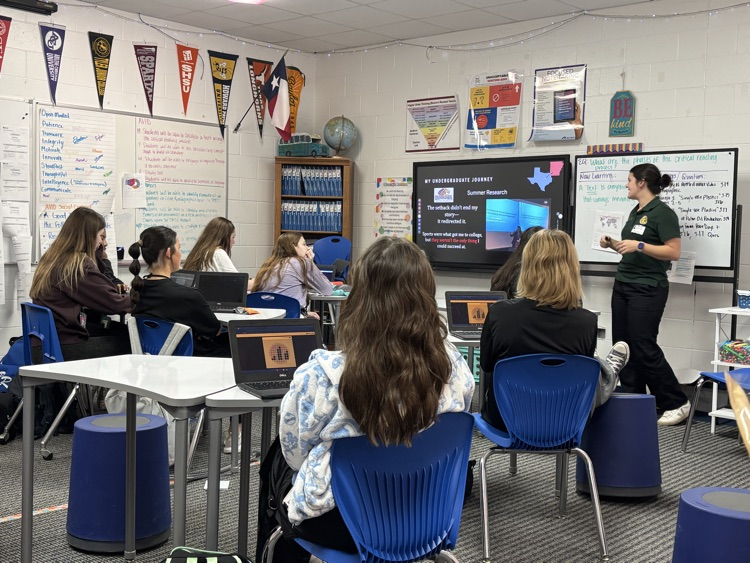 AVID got to hear about what college is like from former Robinson students that attend UT, Baylor, Nelson, and Arkansas Tech.