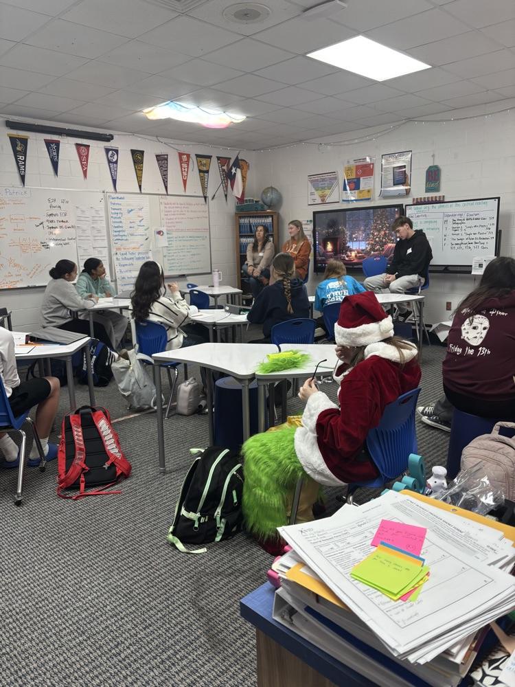 AVID got to hear about what college is like from former Robinson students that attend UT, Baylor, Nelson, and Arkansas Tech.