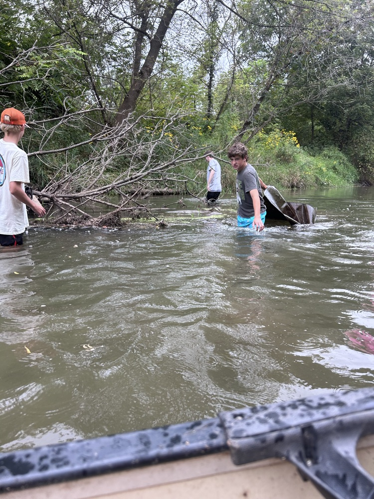 Rochelle FFA Kyte Creek Clean Up