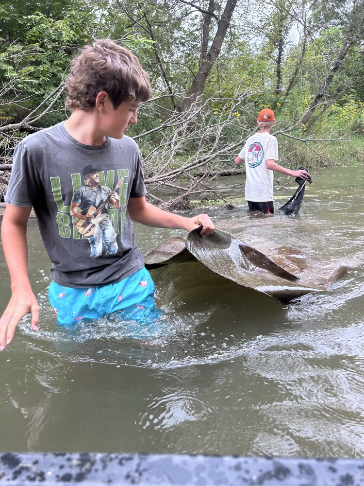 Rochelle FFA Kyte Creek Clean Up