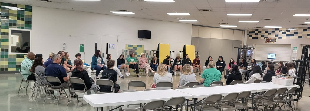 9th grade staff and student circle