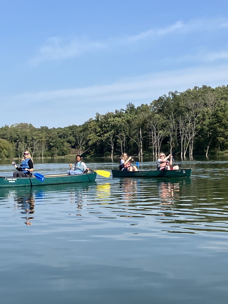 Students canoeing at Chester Woods.