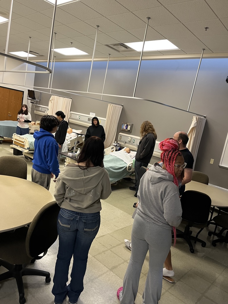 ALC students touring Winona campus and programs.