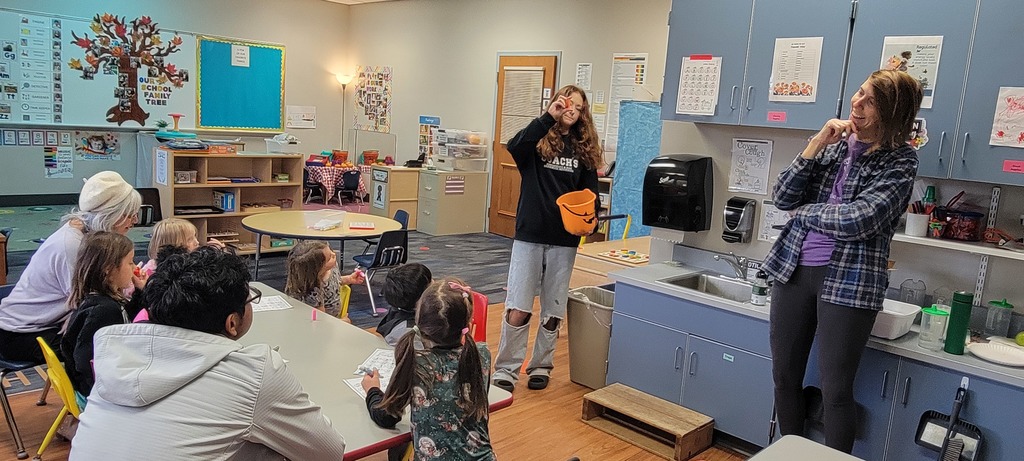 ALC students volunteer with Early Childhood Education.