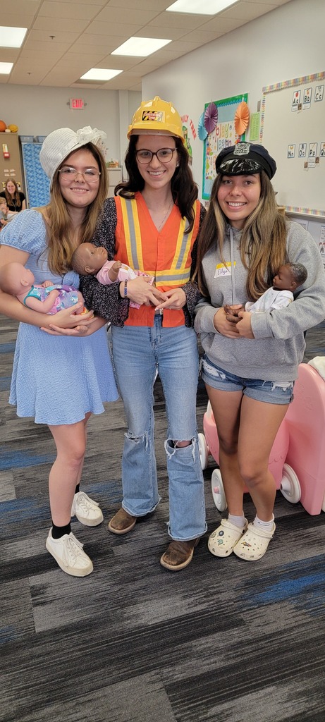 ALC students volunteer with Early Childhood Education.