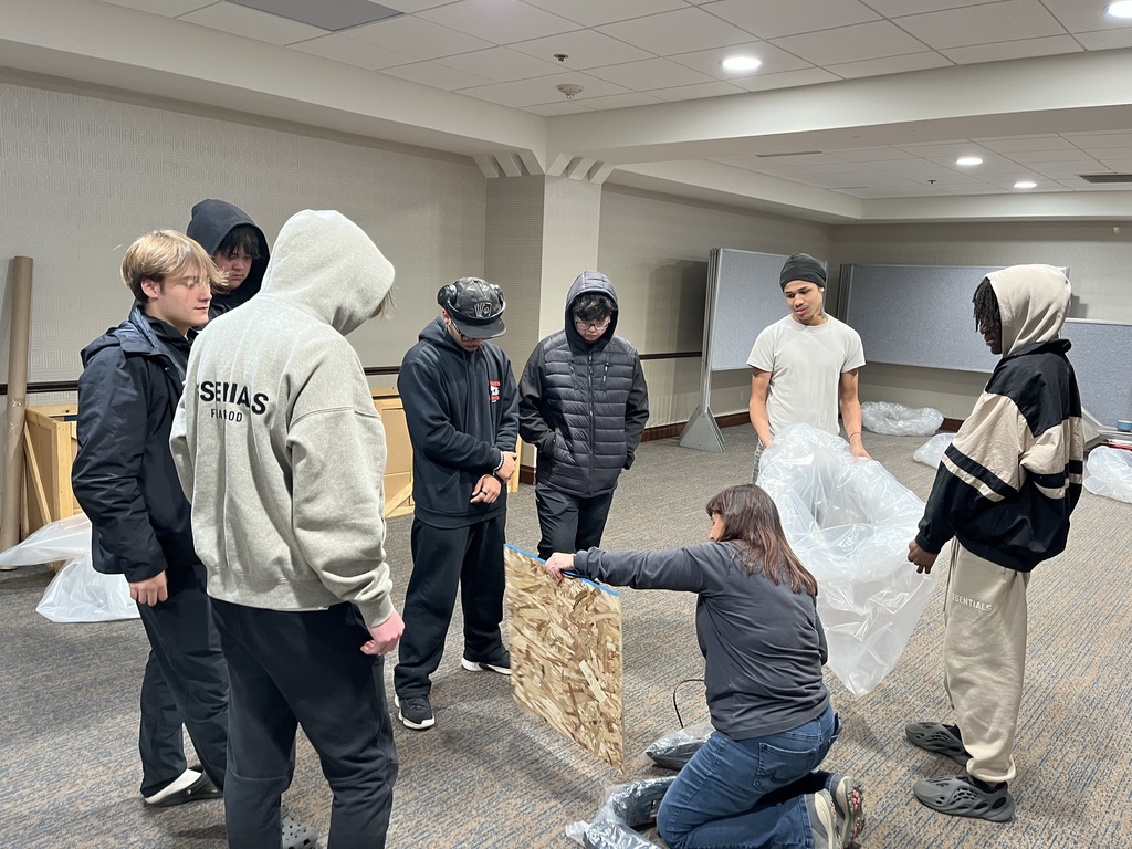 ALC students volunteer at Festival of Trees