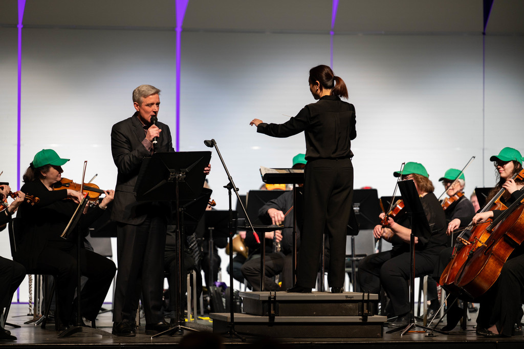 Superintendent Pekel reading