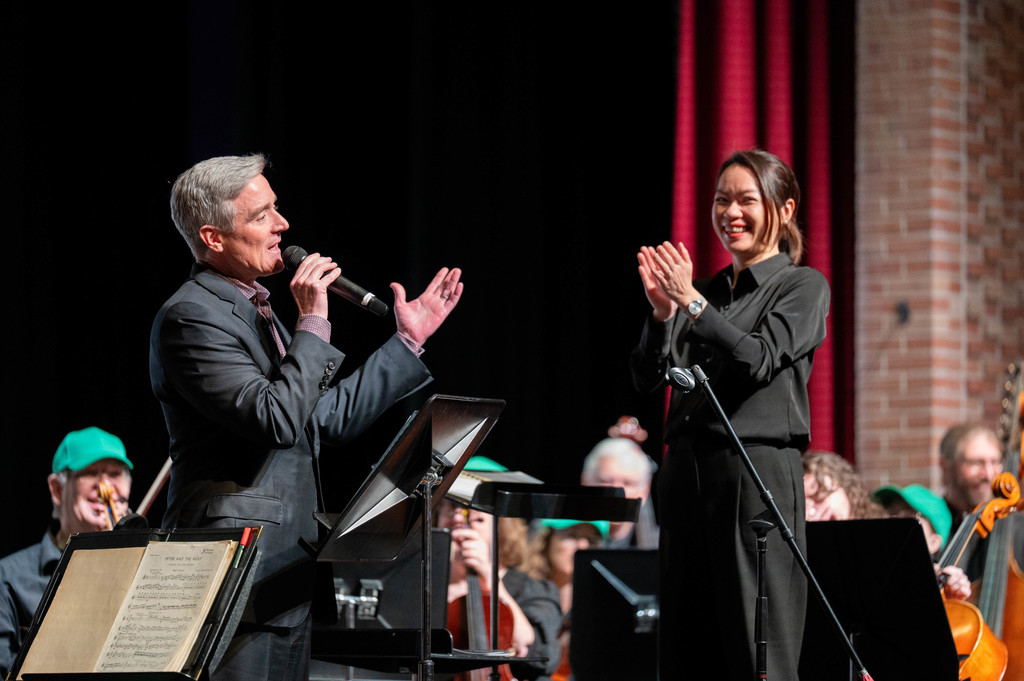 Superintendent Pekel and orchestra