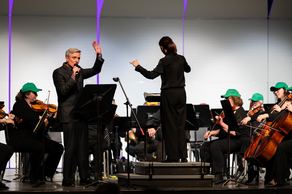 Superintendent Pekel reading