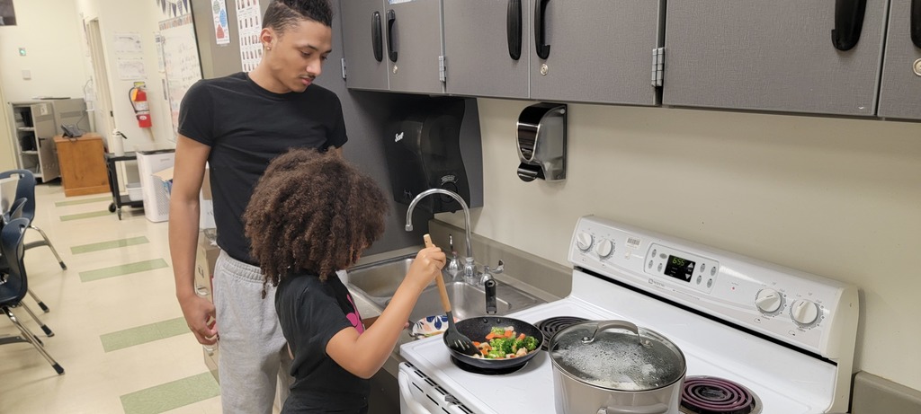 ALC family cooking class