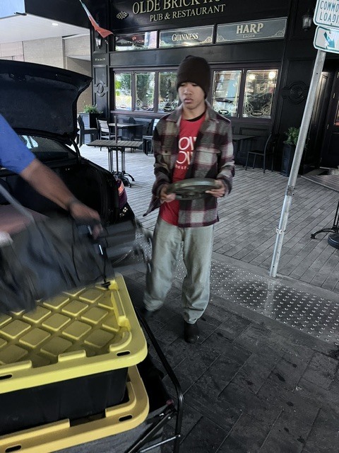 Unloading cars