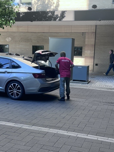 unloading cars