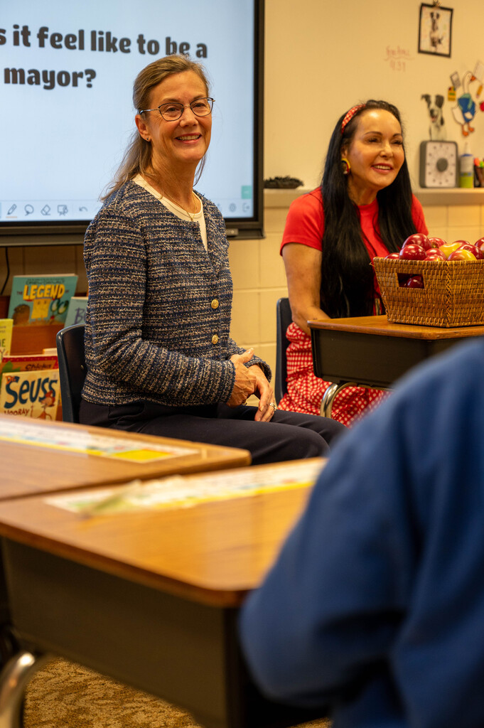 Kim Norton and Lisa Schutz talk to third grade students at Riverside Central Elementary