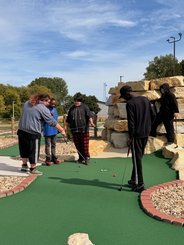 Blue Lagoon minigolfing