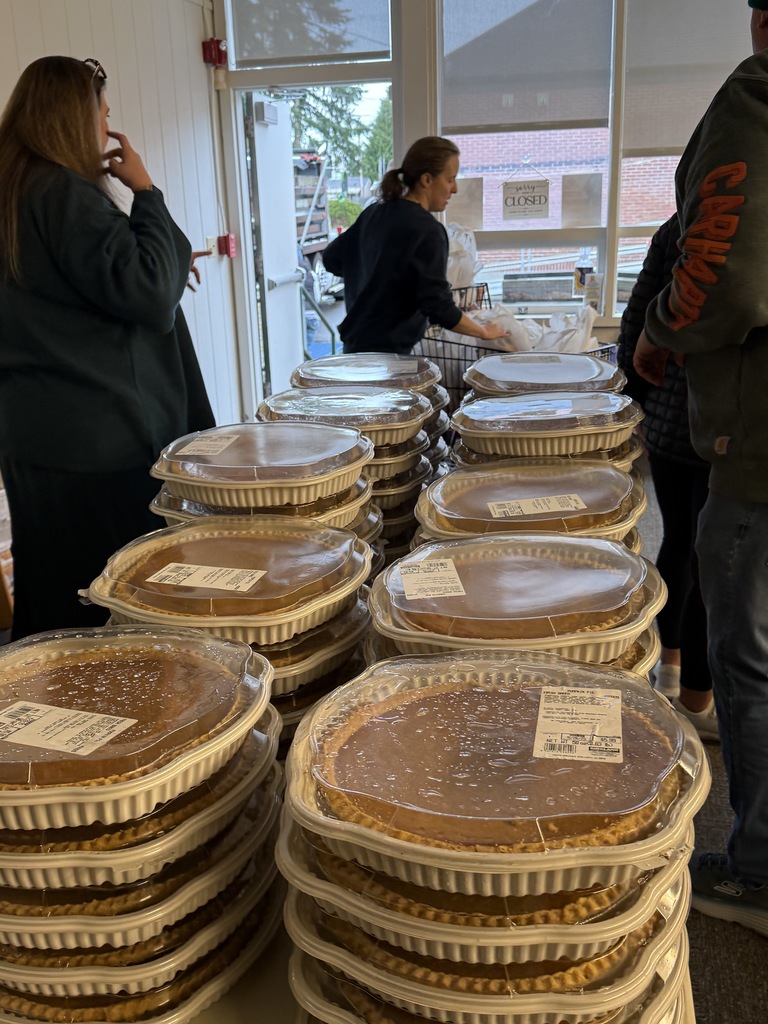 4 Love Foundation Donating Thanksgiving Dinners