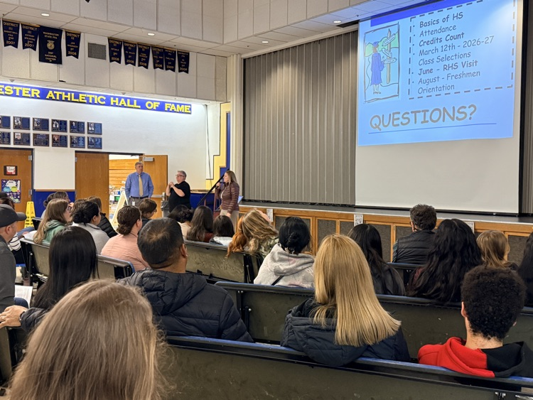 freshman orientation crowd