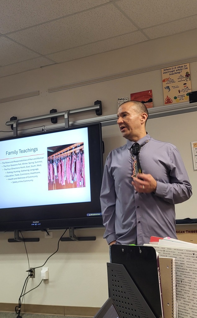 Willy Frank Jr. talks to Ms. Parsons class