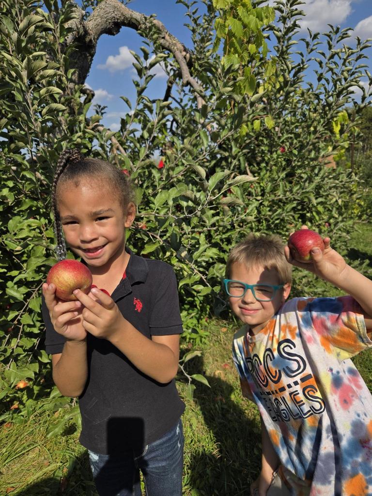 Rock County Christian School trip to The Apple Hut