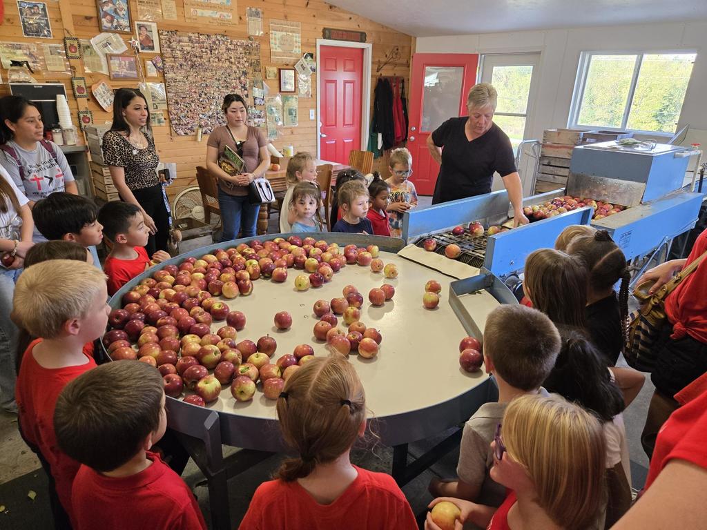 Rock County Christian School trip to The Apple Hut