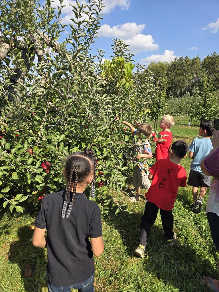 Rock County Christian School trip to The Apple Hut