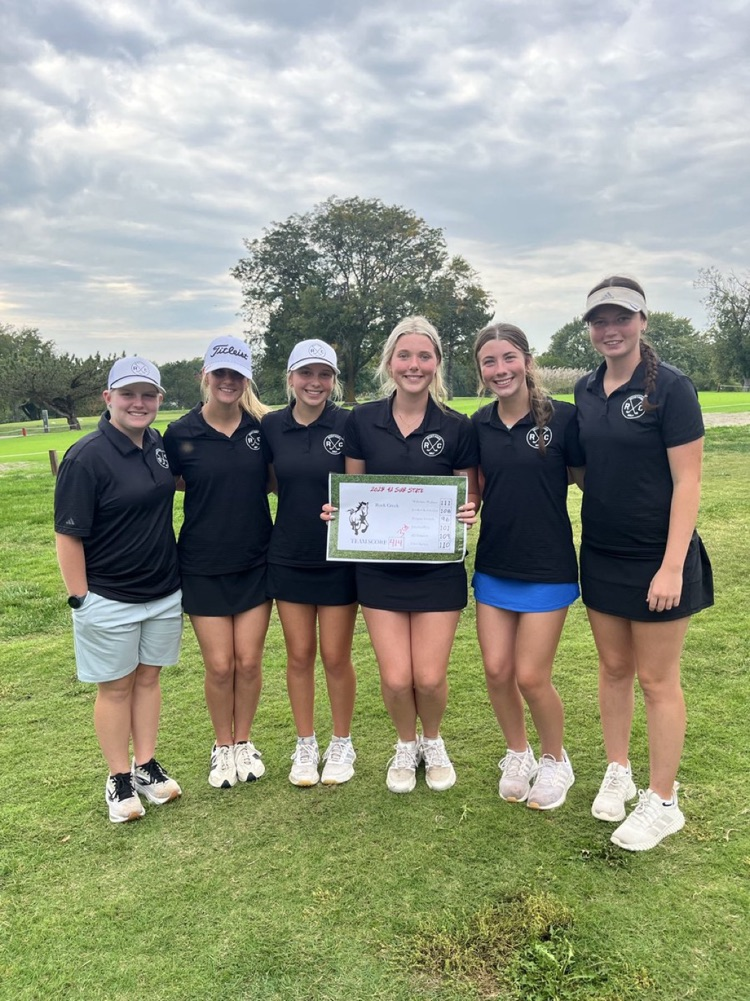RCHS Girls Golf Team Qualifies for 4A State!