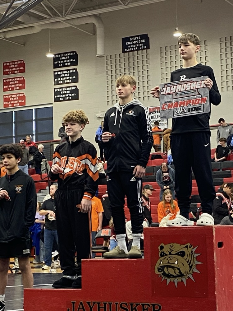 Braxton Roberts takes 1st at the Jayhusker tournament .