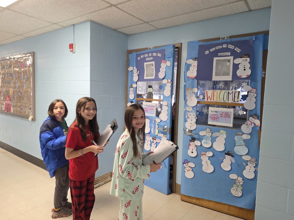 Door decoration contest in progress 