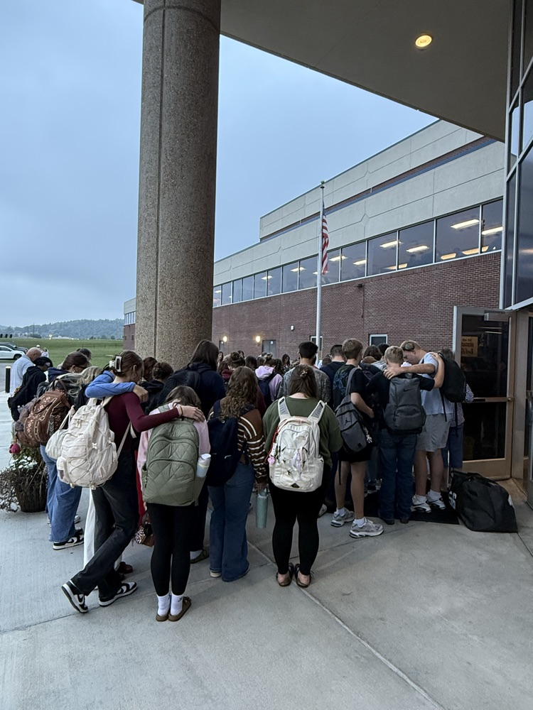 Students participate in See You at the Pole. 