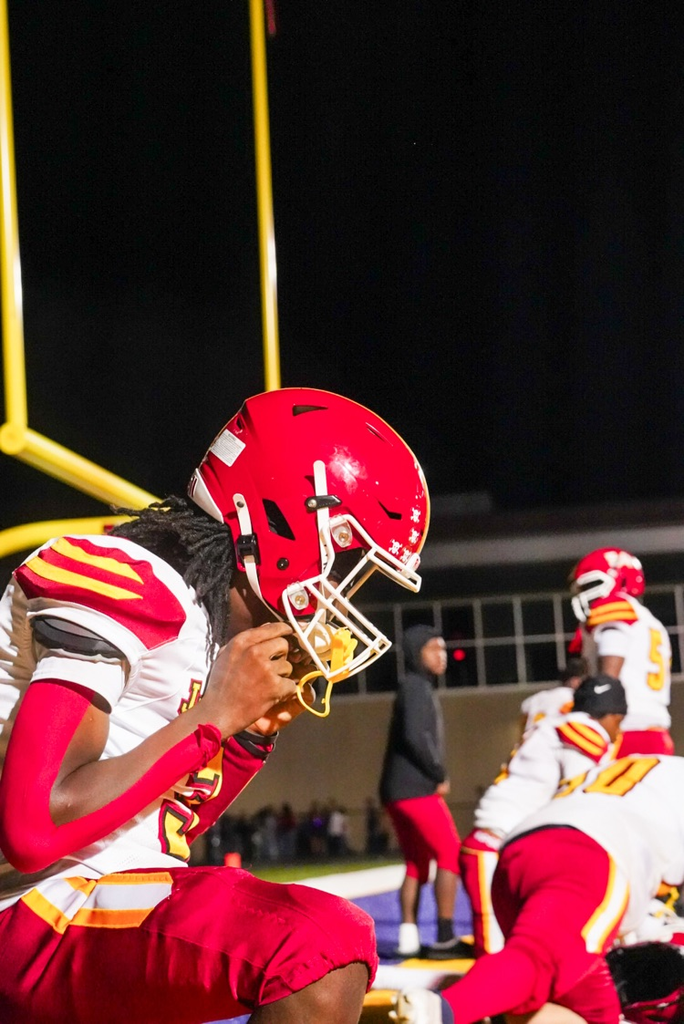 Jefferson player kneels at halftime