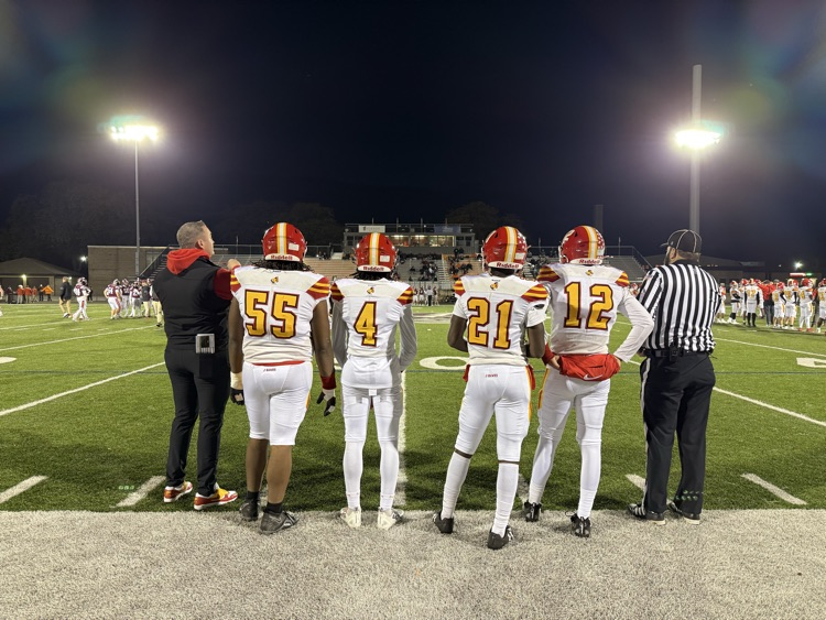 🏈 Playoff Night in Chicago! The J-Hawks have arrived at Brother Rice and are locked in for Round 1 of the IHSA Playoffs! 🔥 Kickoff coming up soon — let’s make some noise, J-Hawk Nation! 🟥🟨 #FlyWithUs #VuelaConNosotros