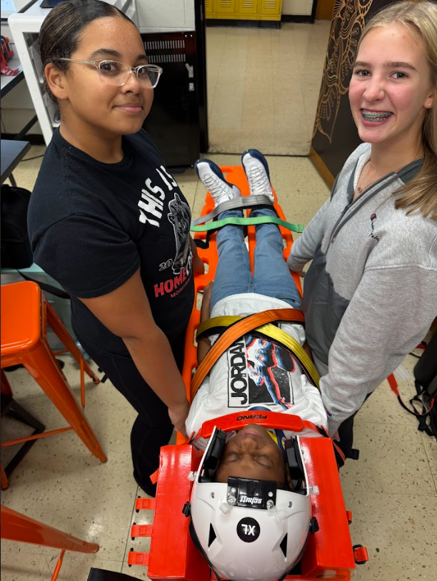 Bracing for a neck injury in sports medicine