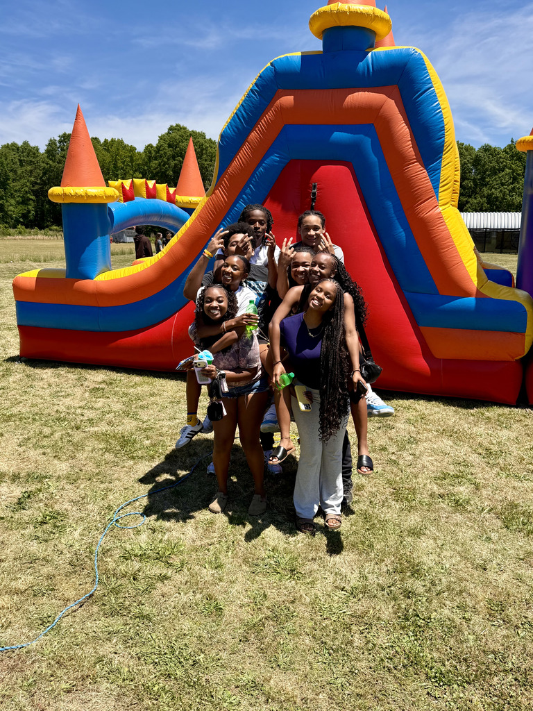 Seniors at Senior Cookout 2026