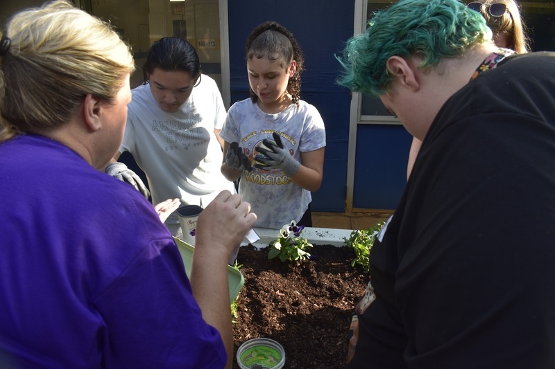 RHS staff, students, and Reidsville Garden Club