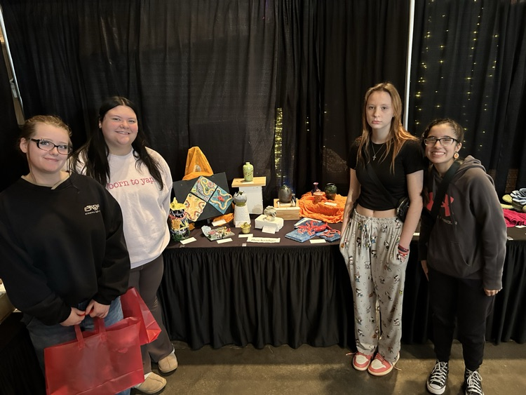 Art students at the Festival of Trees!