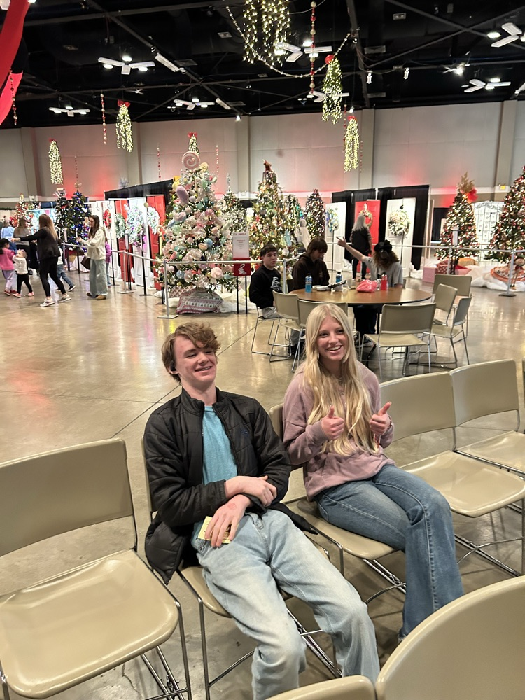 Art students at the Festival of Trees!