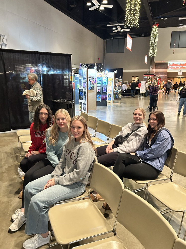 Art students at the Festival of Trees!