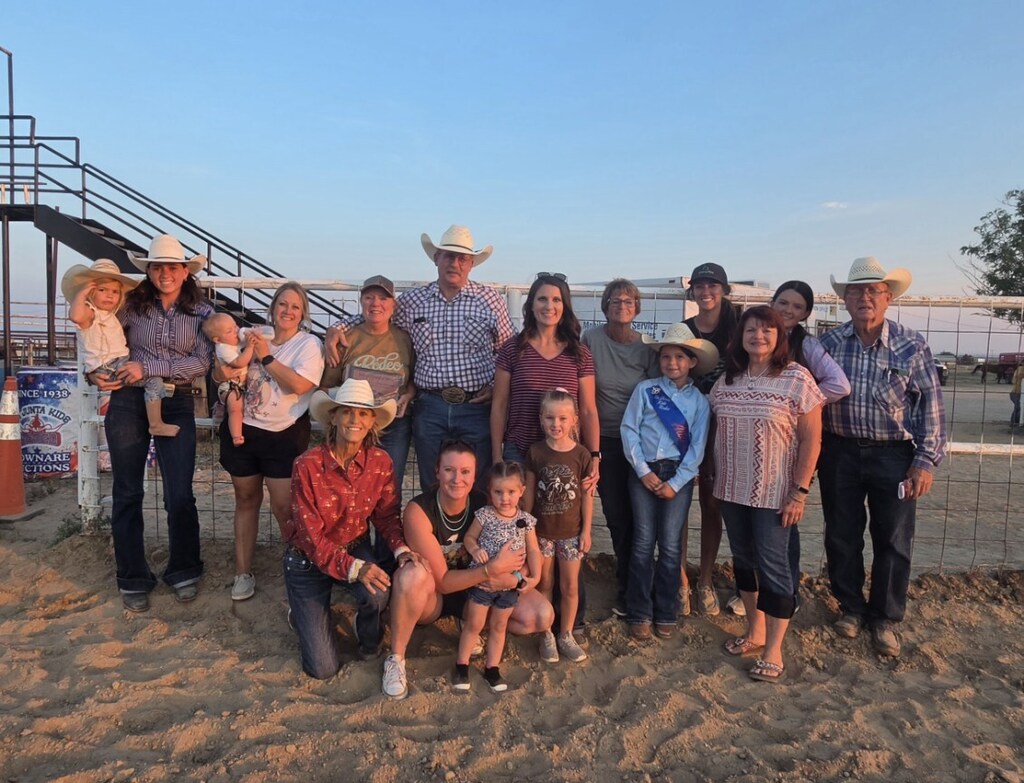 Group Photo - Teresa Walz at LJ 89th Kids Rodeo