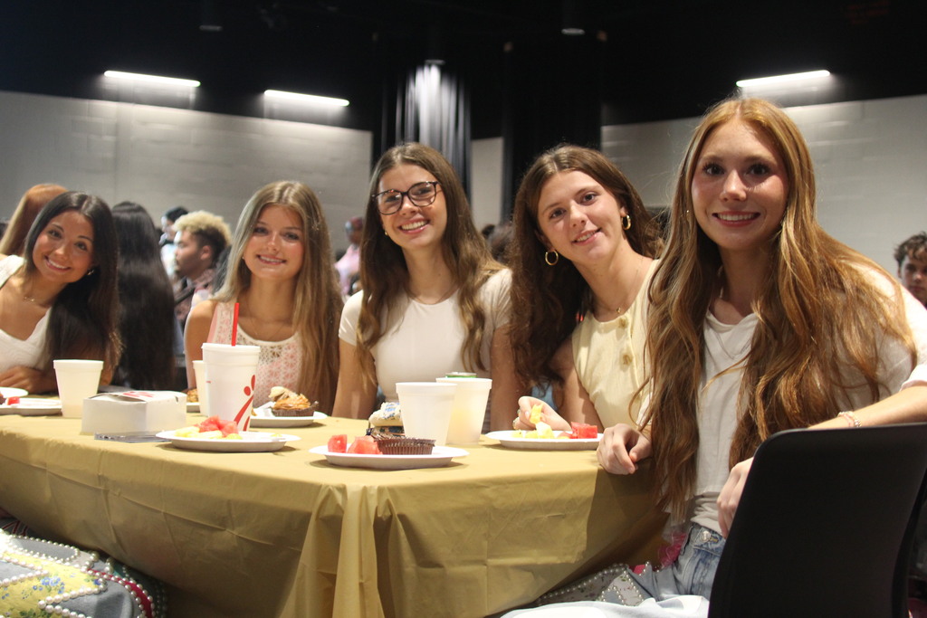 Celebrating our Seniors with 'Senior Sunrise Breakfast' - Seniors are on their way to Barron Stadium!  