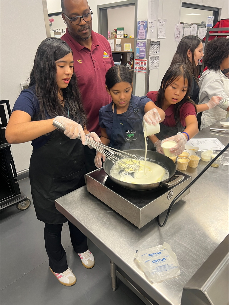 making Alfredo sauce