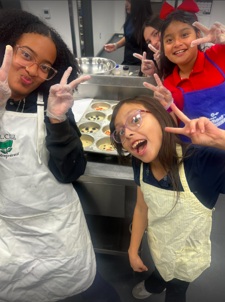 4 girls cooking class, proud of their achievements