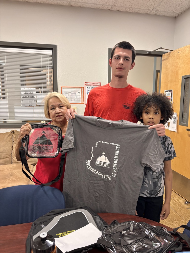 classroom, parent, nana and student, rsd shirt, rsd bag 