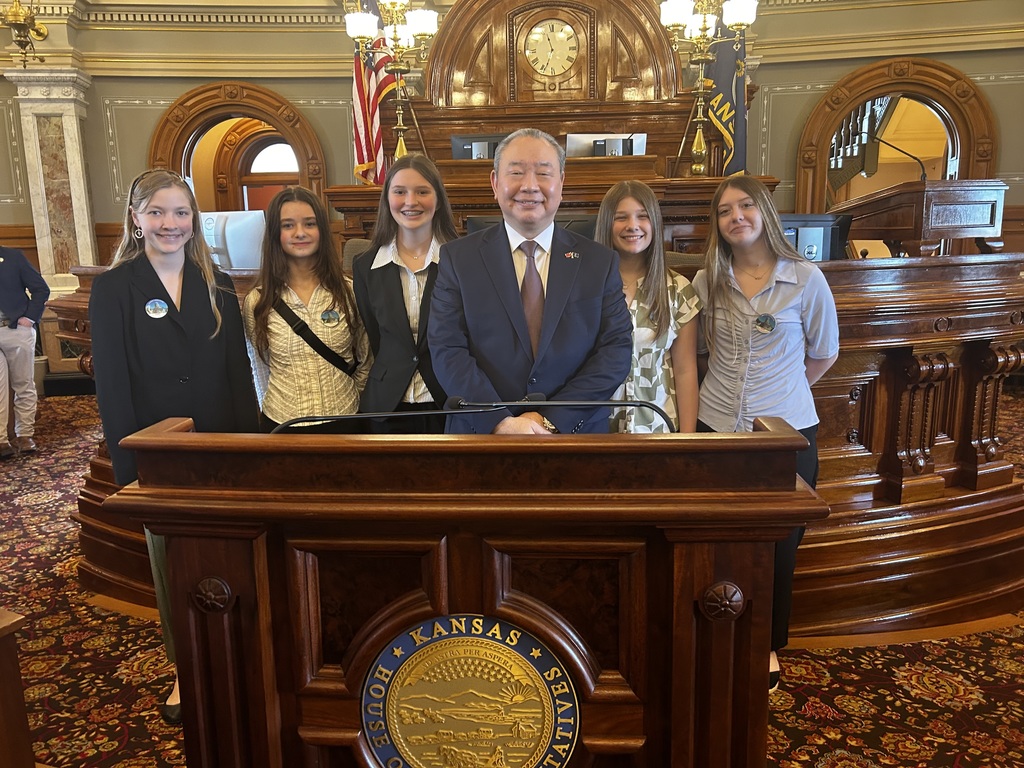 8th graders with Taiwann ambassador