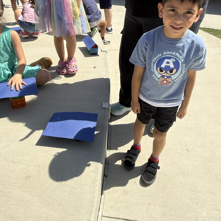 students creating sun structures 