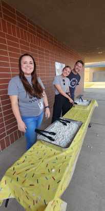 teachers with sundaes