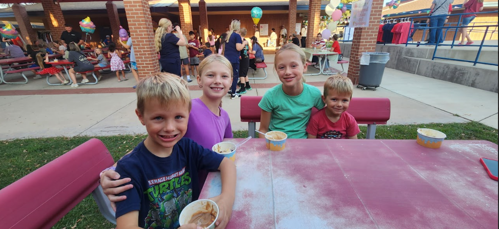 family with ice cream