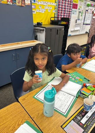 students tasting apple products