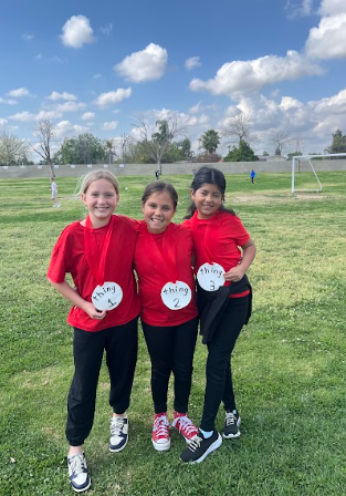 students dressed up asThing 1