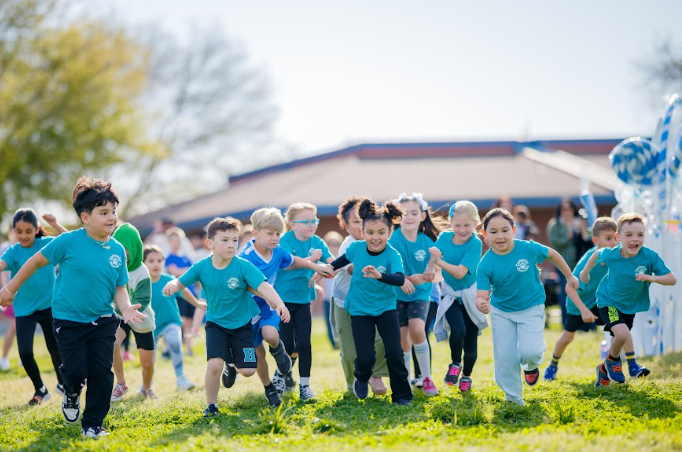 students running