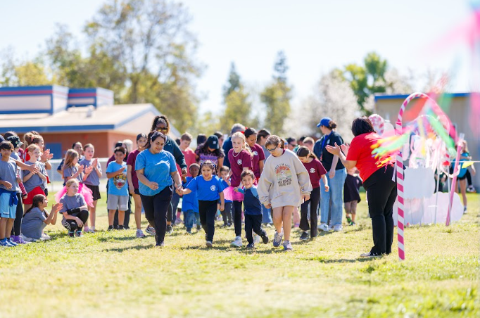students running